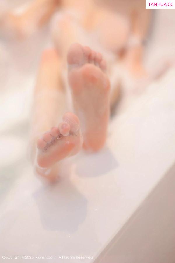   [XiuRen]高清写真图 2025.05.23 No.10316 shelly诗莉吖 白色情趣第44张图片